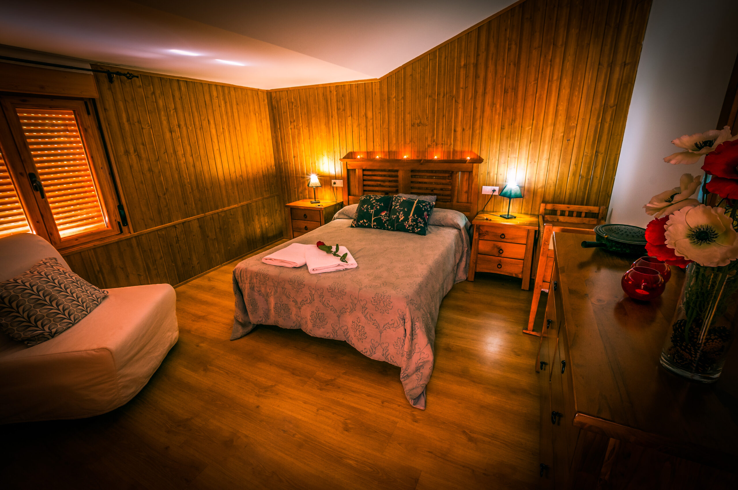 HABITACIÓN CAMA GRANDE