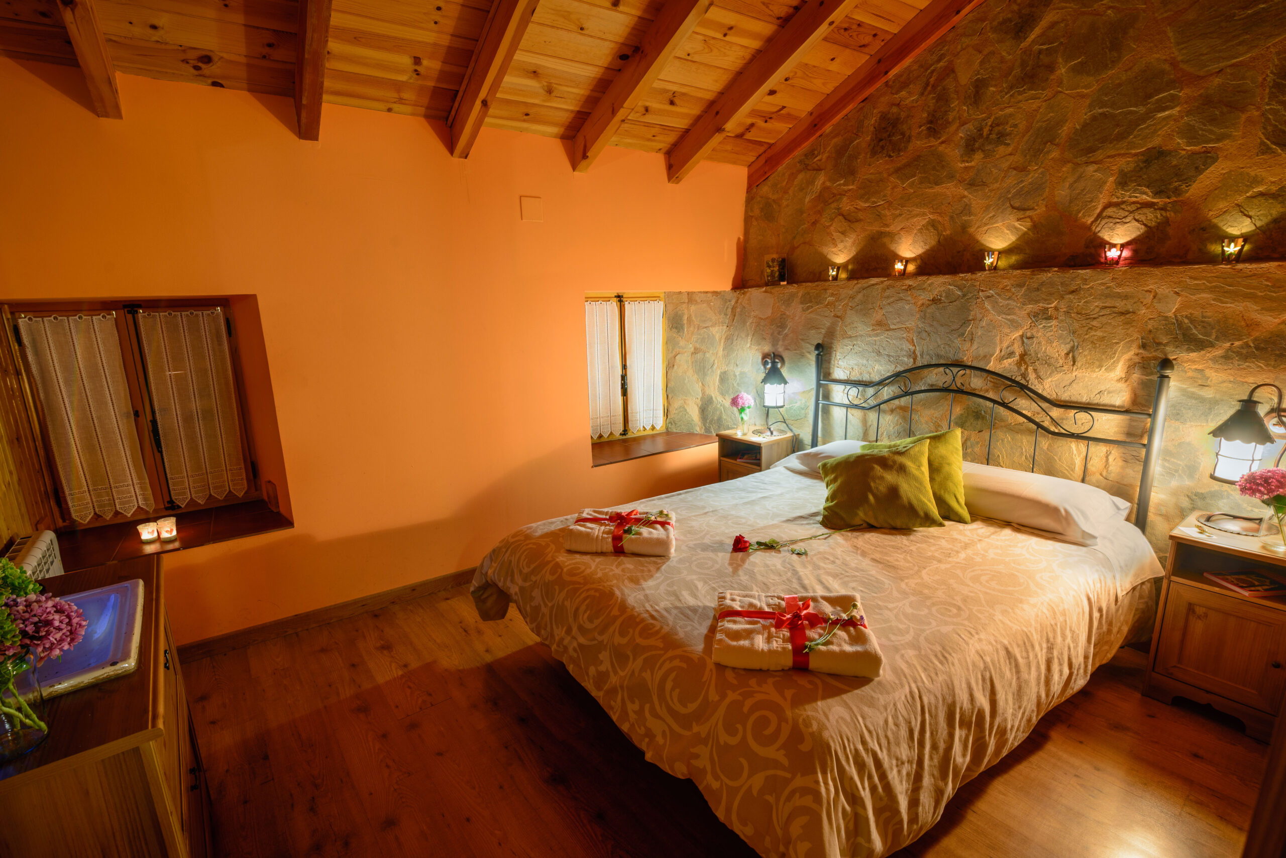 HABITACIÓN CAMA GRANDE