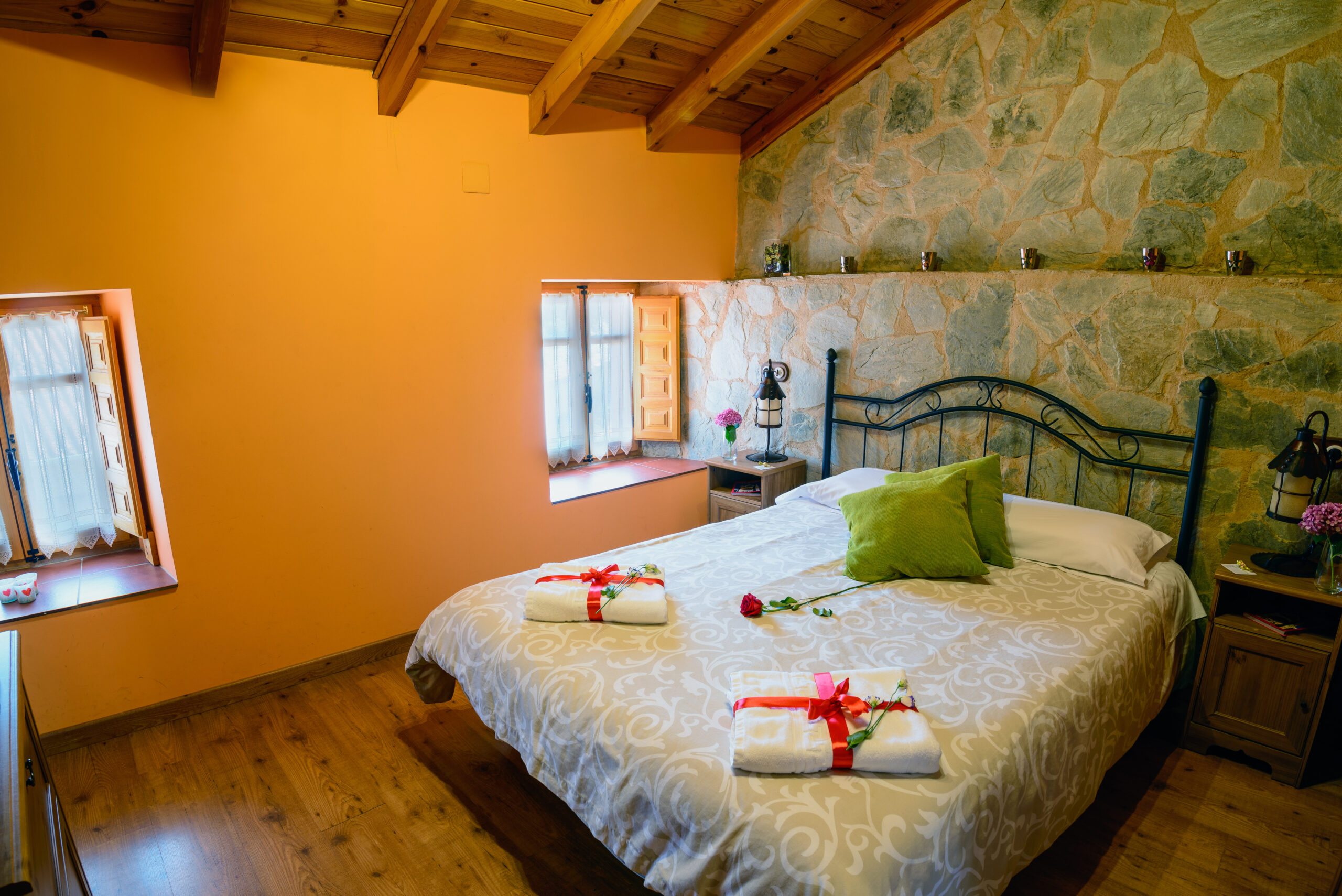 HABITACIÓN CAMA GRANDE