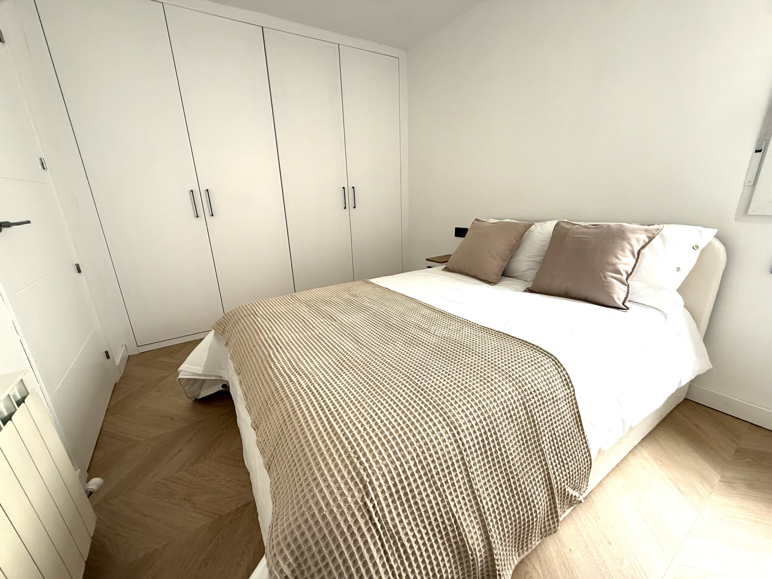 HABITACIÓN CAMA GRANDE