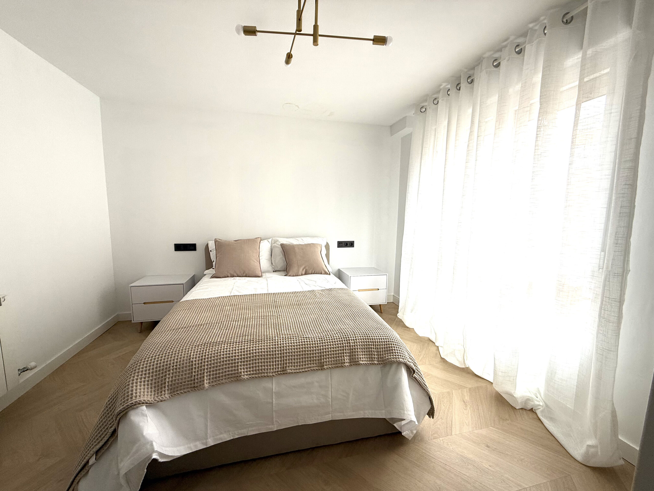 HABITACIÓN CAMA GRANDE