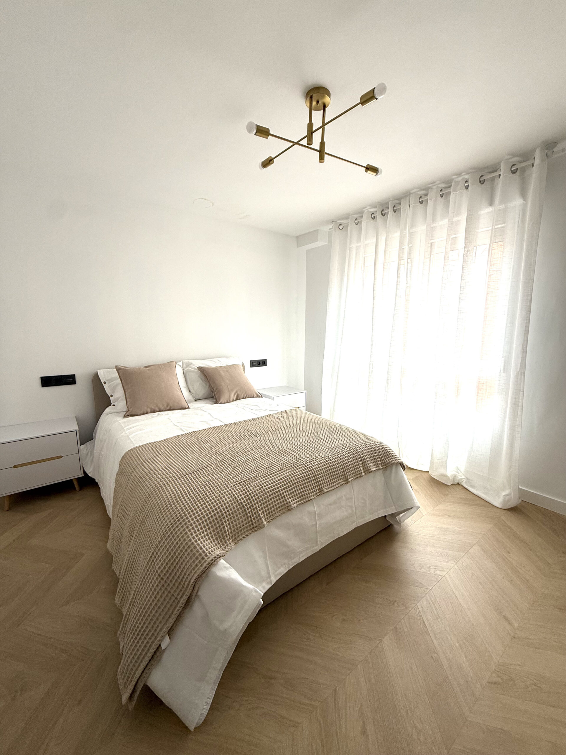 HABITACIÓN CAMA GRANDE