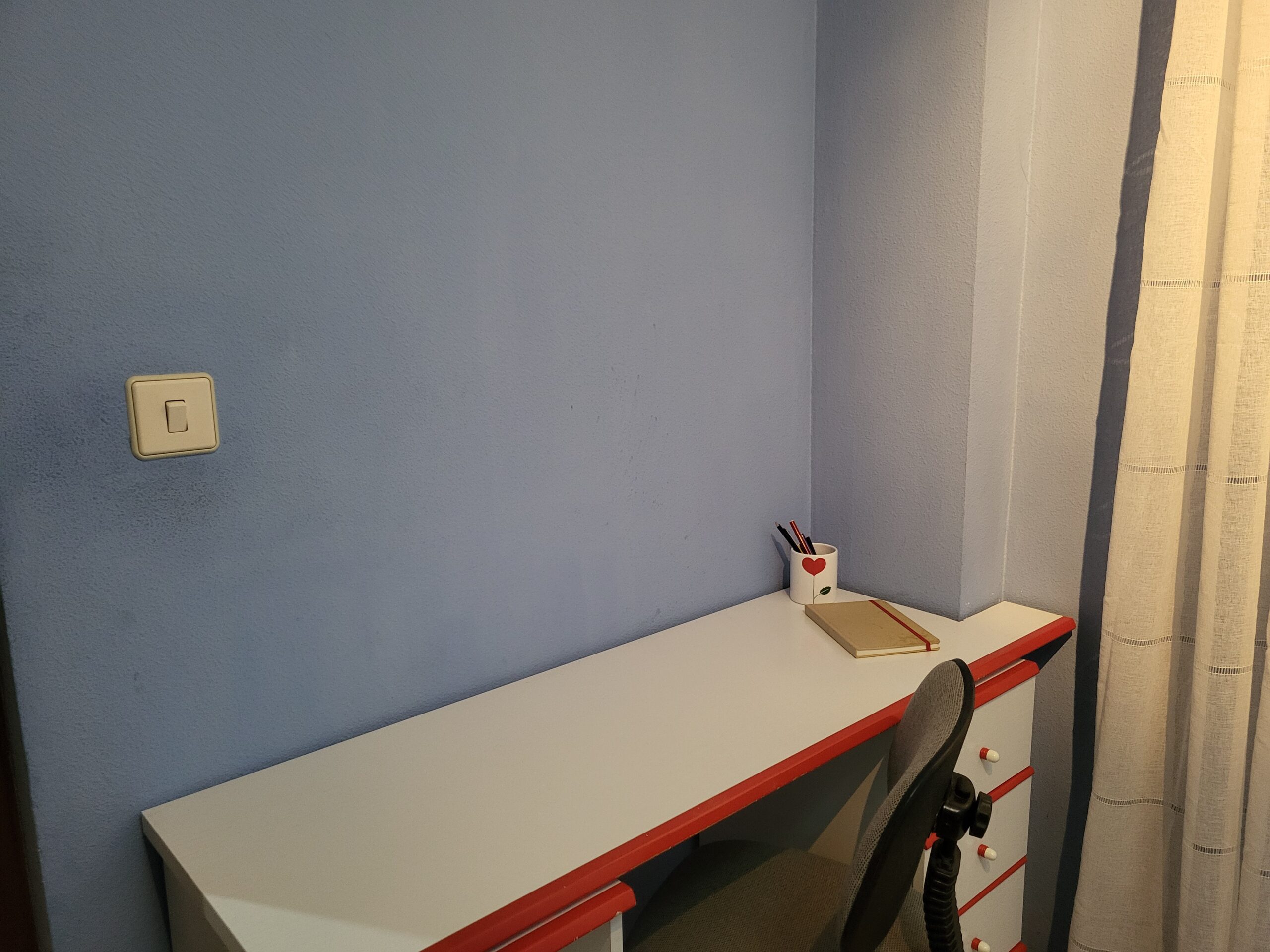 MESA DE HABITACIÓN